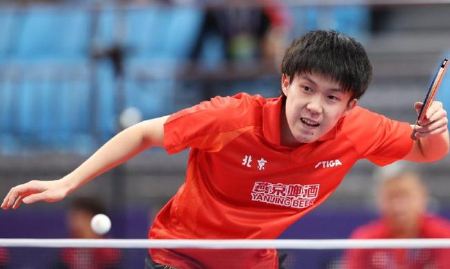 的运动员加 的运动员加